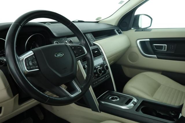 Land Rover Discovery Sport image 8