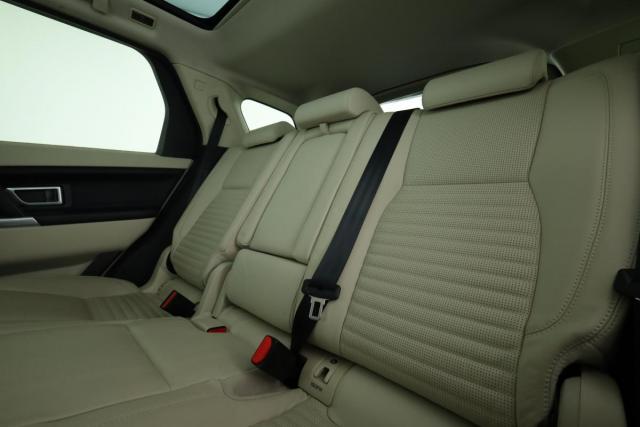 Land Rover Discovery Sport image 9