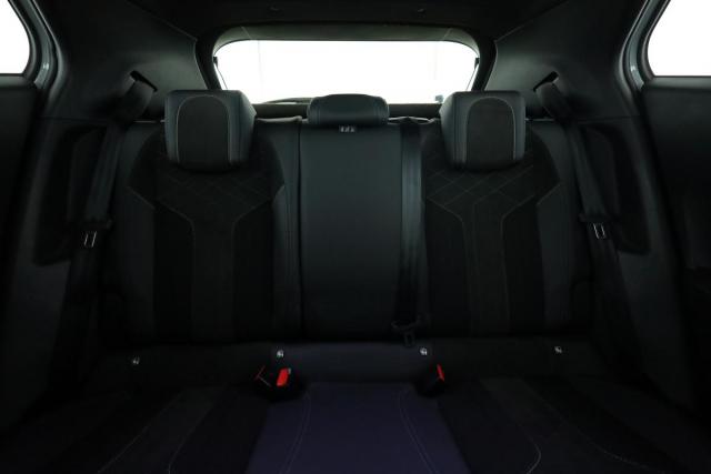 Peugeot 2008 image 6