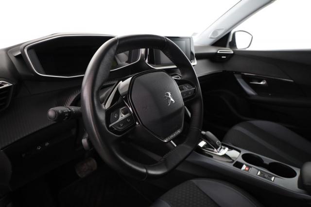 Peugeot 2008 image 8
