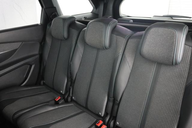 Peugeot 5008 image 1
