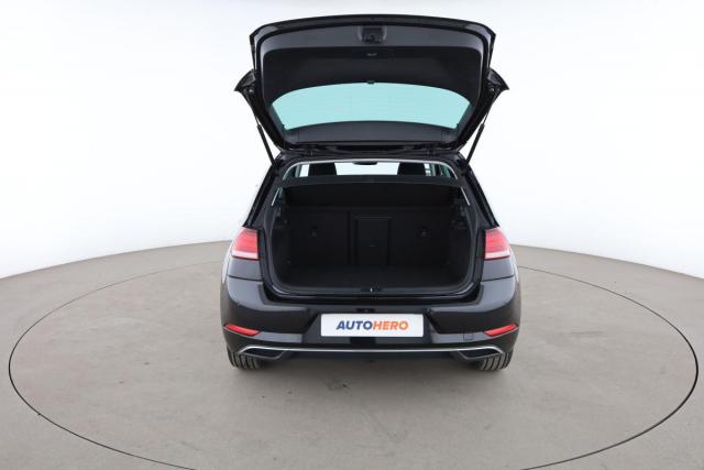 Volkswagen Golf image 9