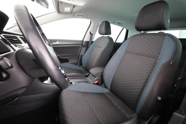 Volkswagen Golf image 8