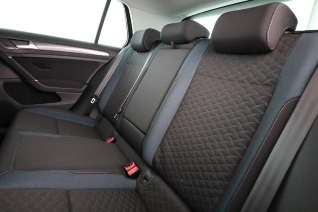 Volkswagen Golf image 2