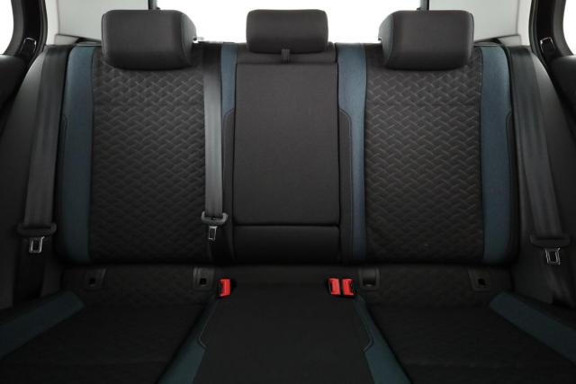 Volkswagen Golf image 6