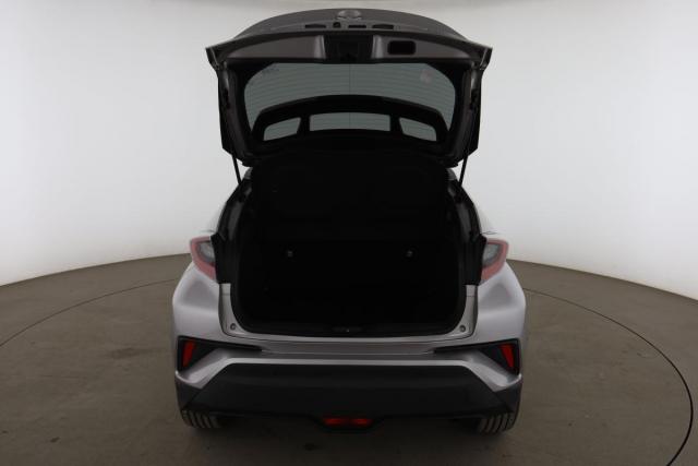 Toyota C-Hr image 6