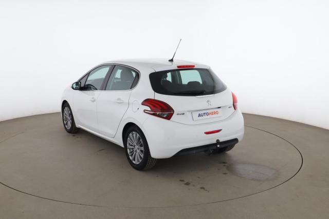 Peugeot 208 image 6
