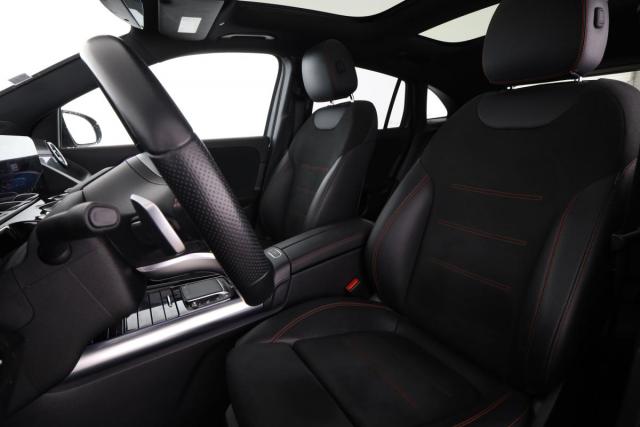 Mercedes Benz Gla image 3