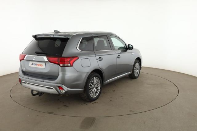 Mitsubishi Outlander image 4