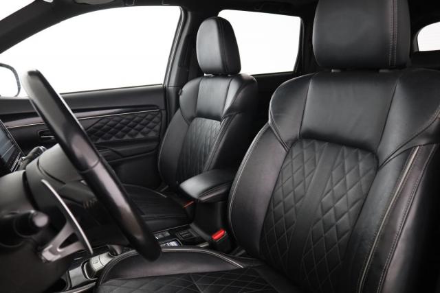 Mitsubishi Outlander image 7