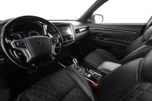 Mitsubishi Outlander image 9