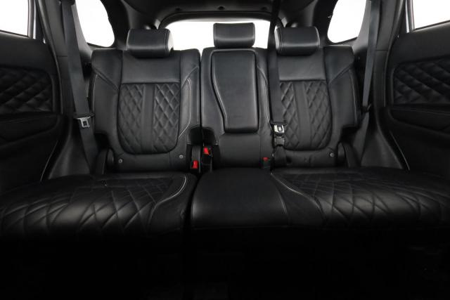 Mitsubishi Outlander image 1