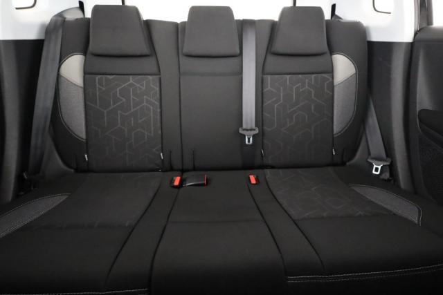 Peugeot 2008 image 8