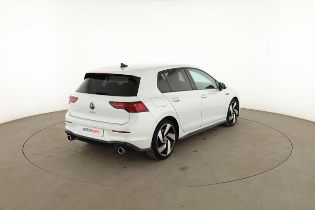 Volkswagen Golf image 9