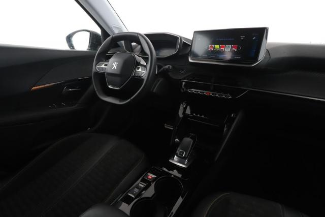 Peugeot 2008 image 2