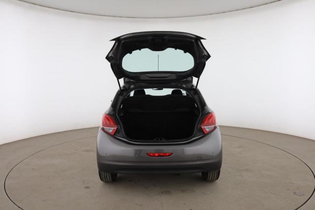 Peugeot 208 image 6