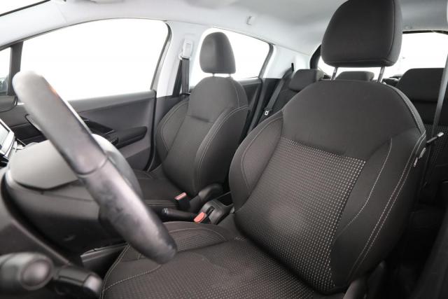 Peugeot 208 image 7