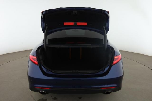 Alfa Romeo Giulia image 4