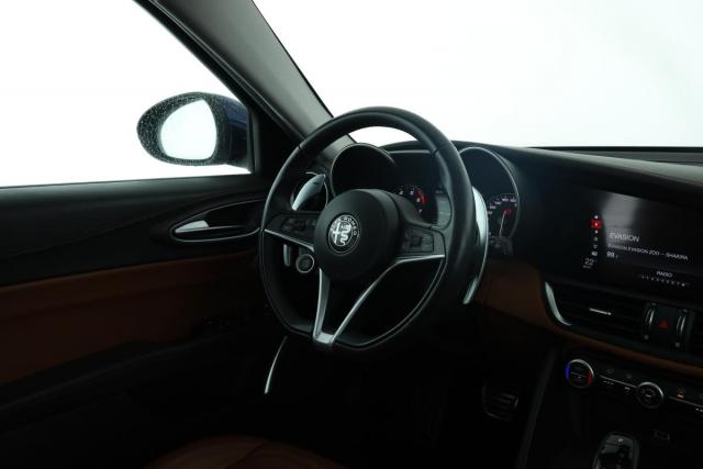 Alfa Romeo Giulia image 2