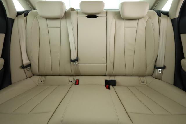 Audi A4 image 8