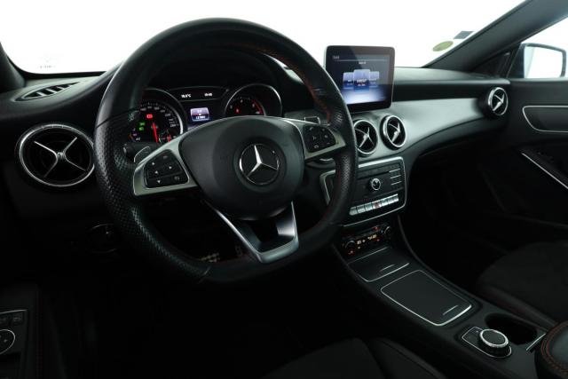 Mercedes Benz Cla image 2