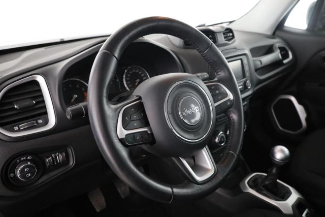 Jeep Renegade image 4