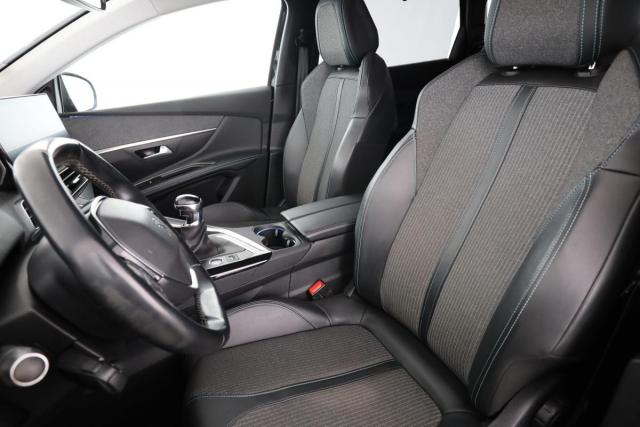 Peugeot 5008 image 8