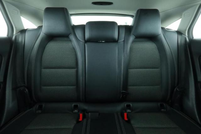 Mercedes Benz Cla Shooting Brake image 6
