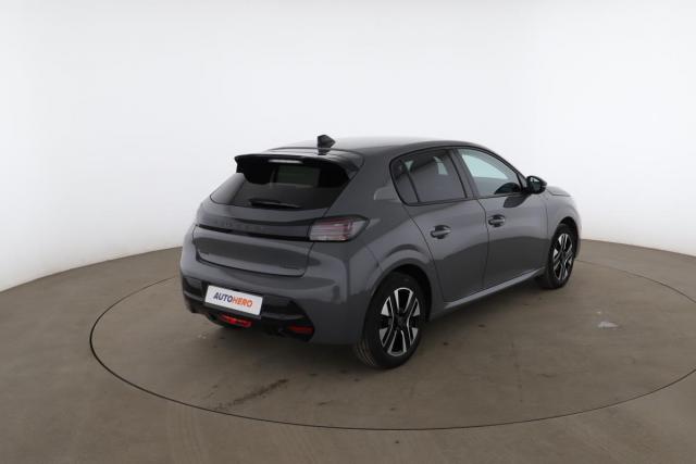 Peugeot 208 image 9