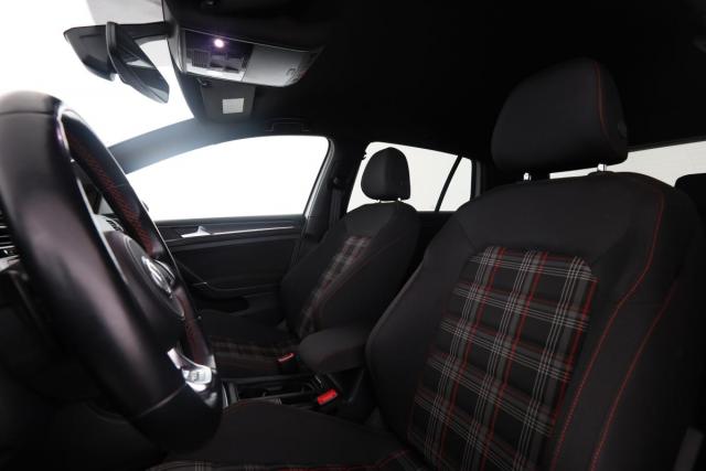 Volkswagen Golf image 1