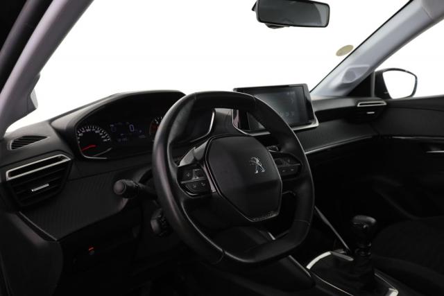 Peugeot 208 image 8