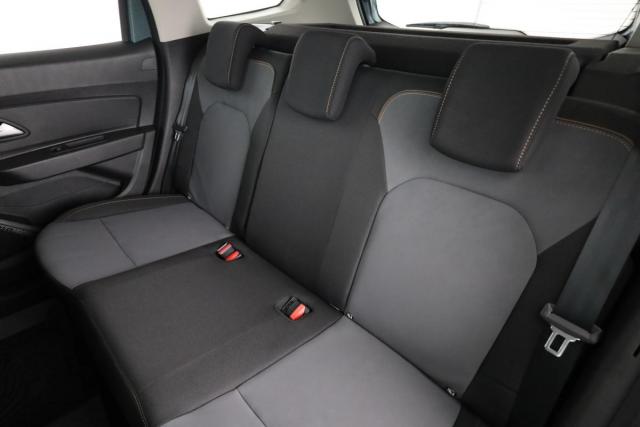 Dacia Duster image 1