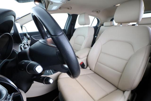Mercedes Benz Gla image 5