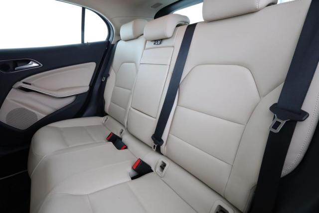 Mercedes Benz Gla image 6
