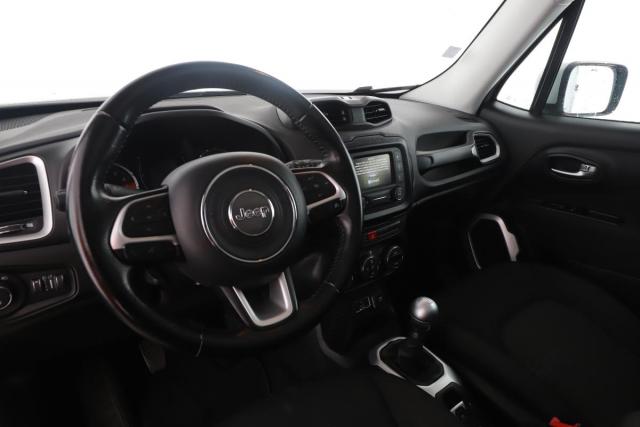 Jeep Renegade image 4