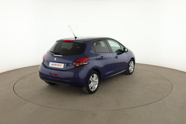 Peugeot 208 image 7
