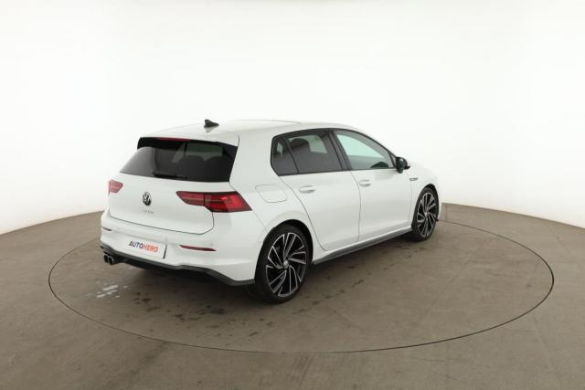 Volkswagen Golf image 9