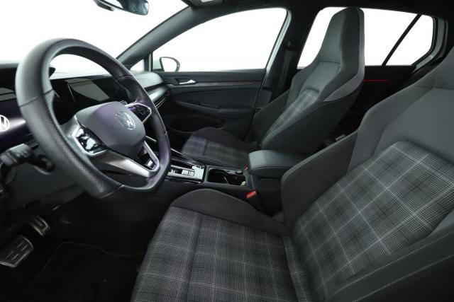 Volkswagen Golf image 8