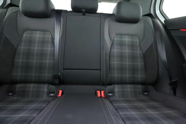 Volkswagen Golf image 4