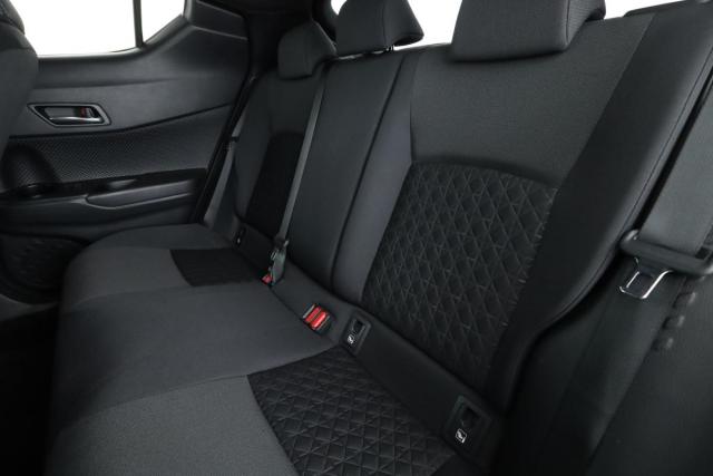 Toyota C-Hr image 5
