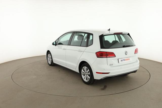 Volkswagen Golf Sportsvan image 2
