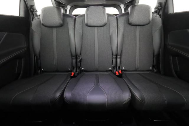 Peugeot 5008 image 1