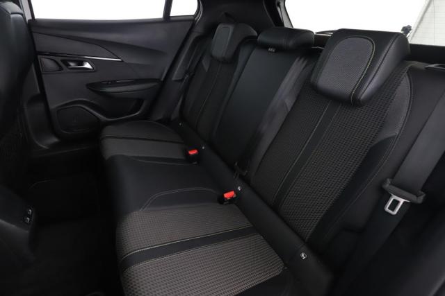 Peugeot 2008 image 1