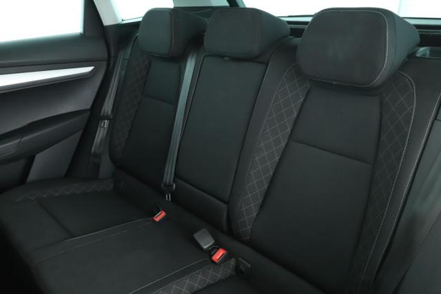 Skoda Karoq image 4