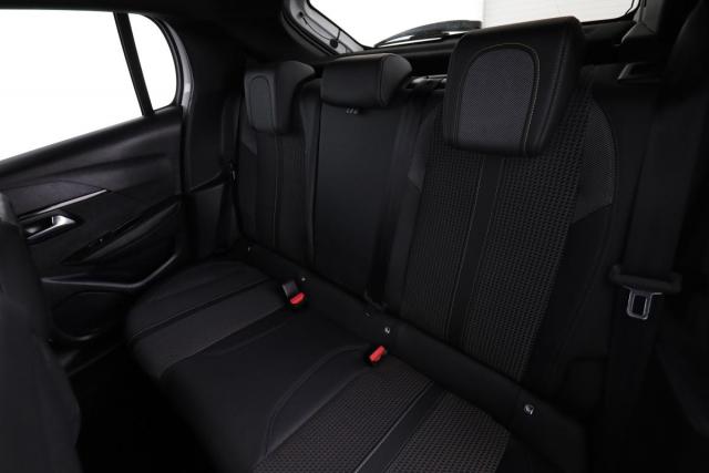 Peugeot 208 image 9