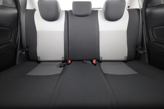 Toyota Yaris image 2