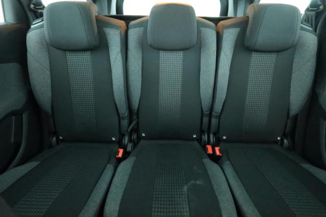 Peugeot 5008 image 8