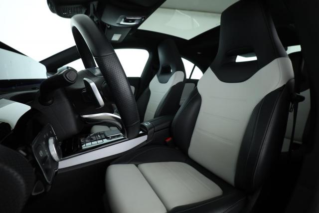 Mercedes Benz Cla image 3