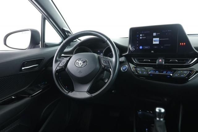 Toyota C-Hr image 1