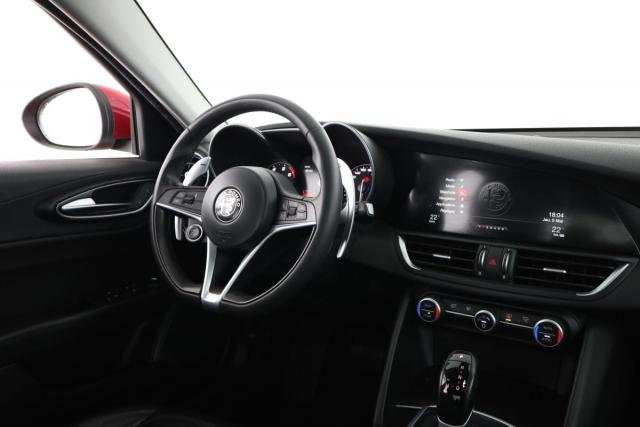 Alfa Romeo Giulia image 8